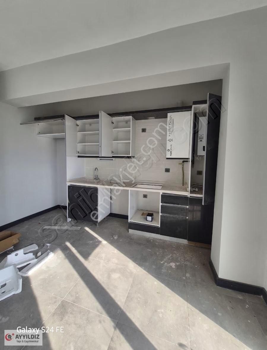 İzmir Bayraklıda 3+1 Kiralık Lüks Daire - Görsel 2