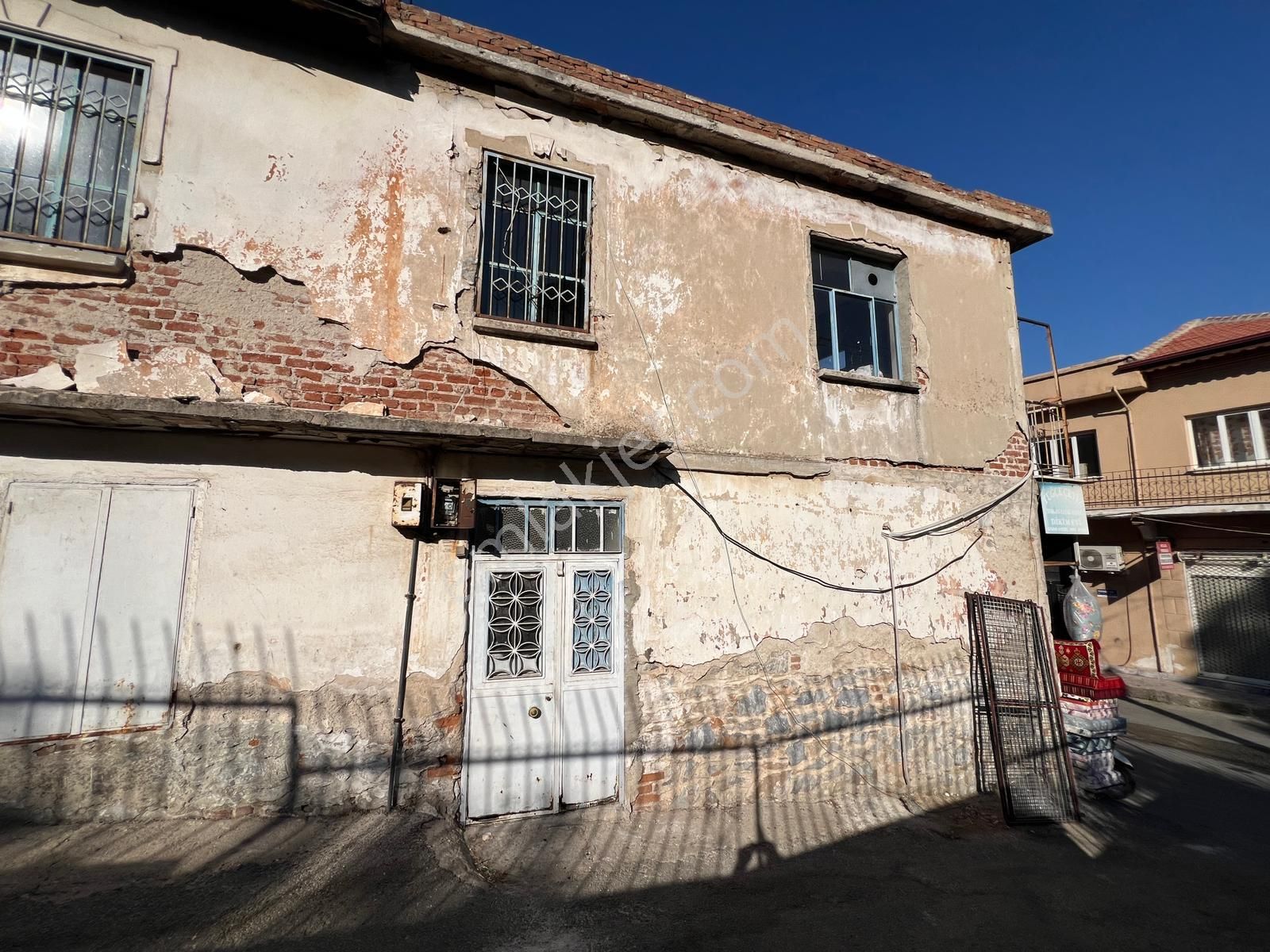 Milas Merkezi Konumda Yatırımlık 2 Katlı Satılık Komple Bina - Görsel 16