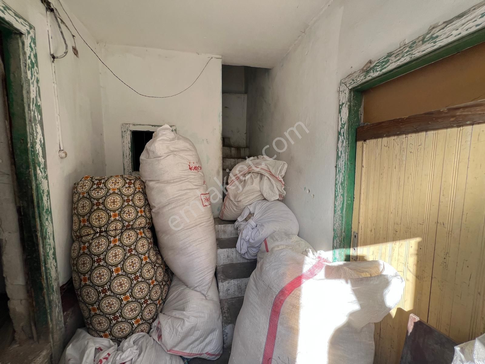 Milas Merkezi Konumda Yatırımlık 2 Katlı Satılık Komple Bina - Görsel 11