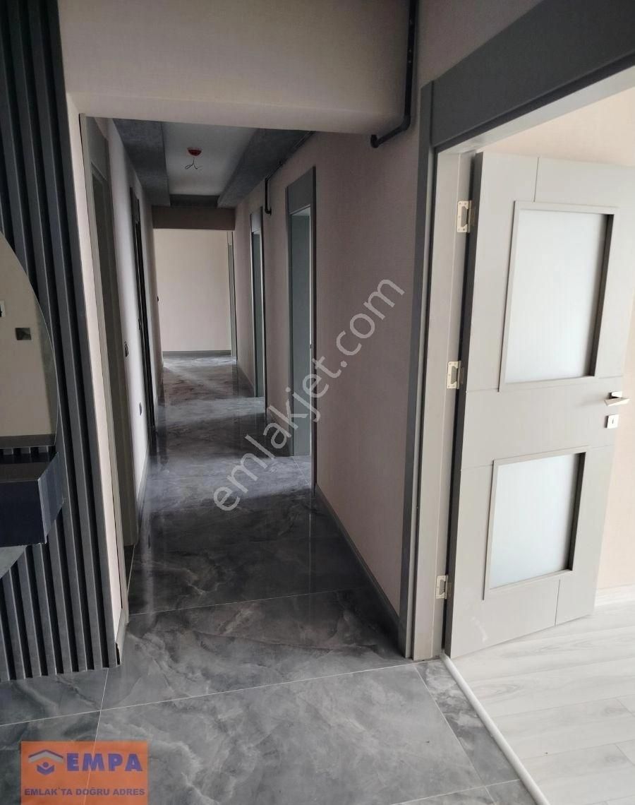 Susuz Mahallesinde 4+1 Sıfır, Lüks Daire - Görsel 18