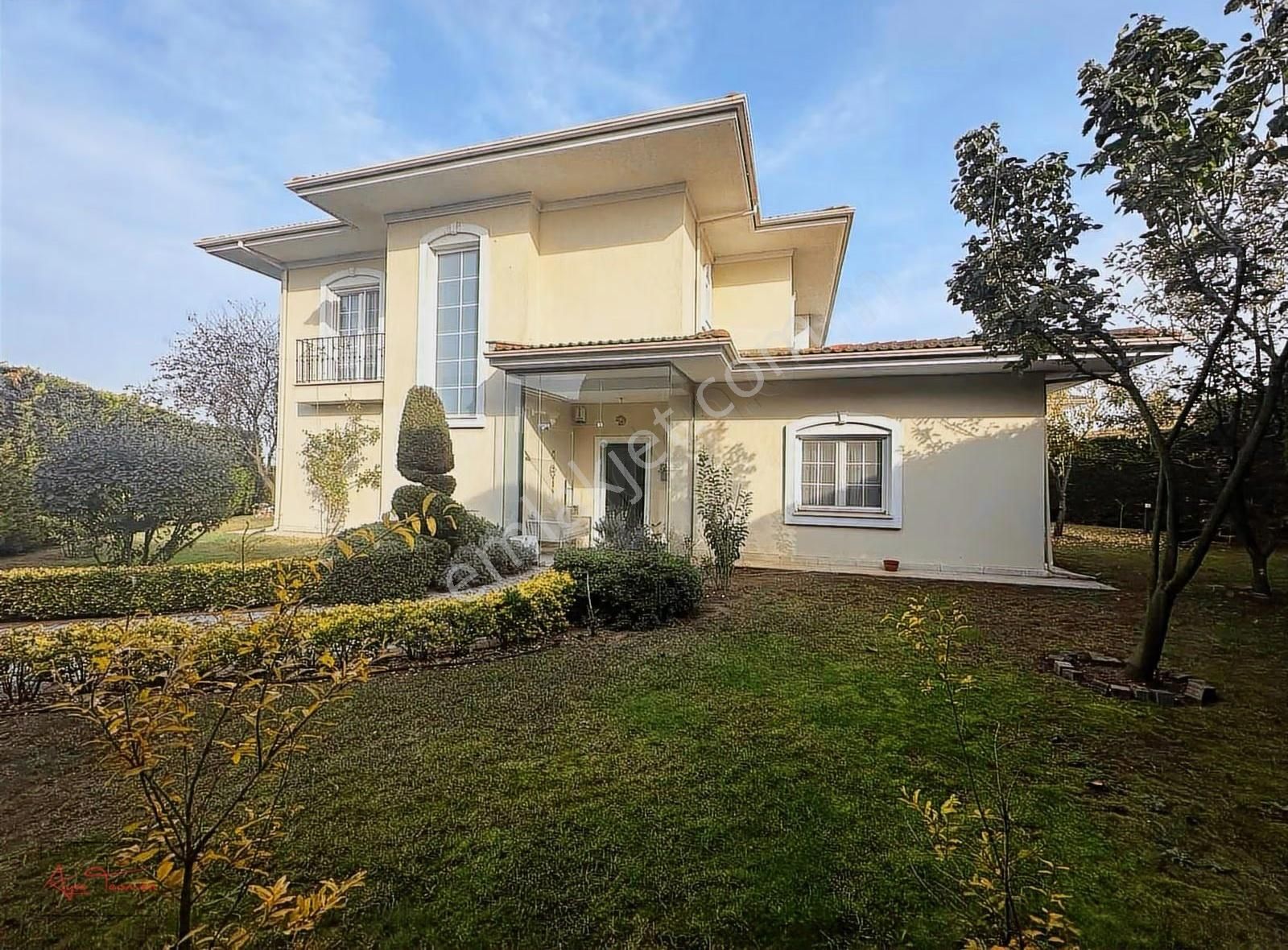 Tepeören Koru Evleri Orman İçerisinde 4+1 Harika Villa