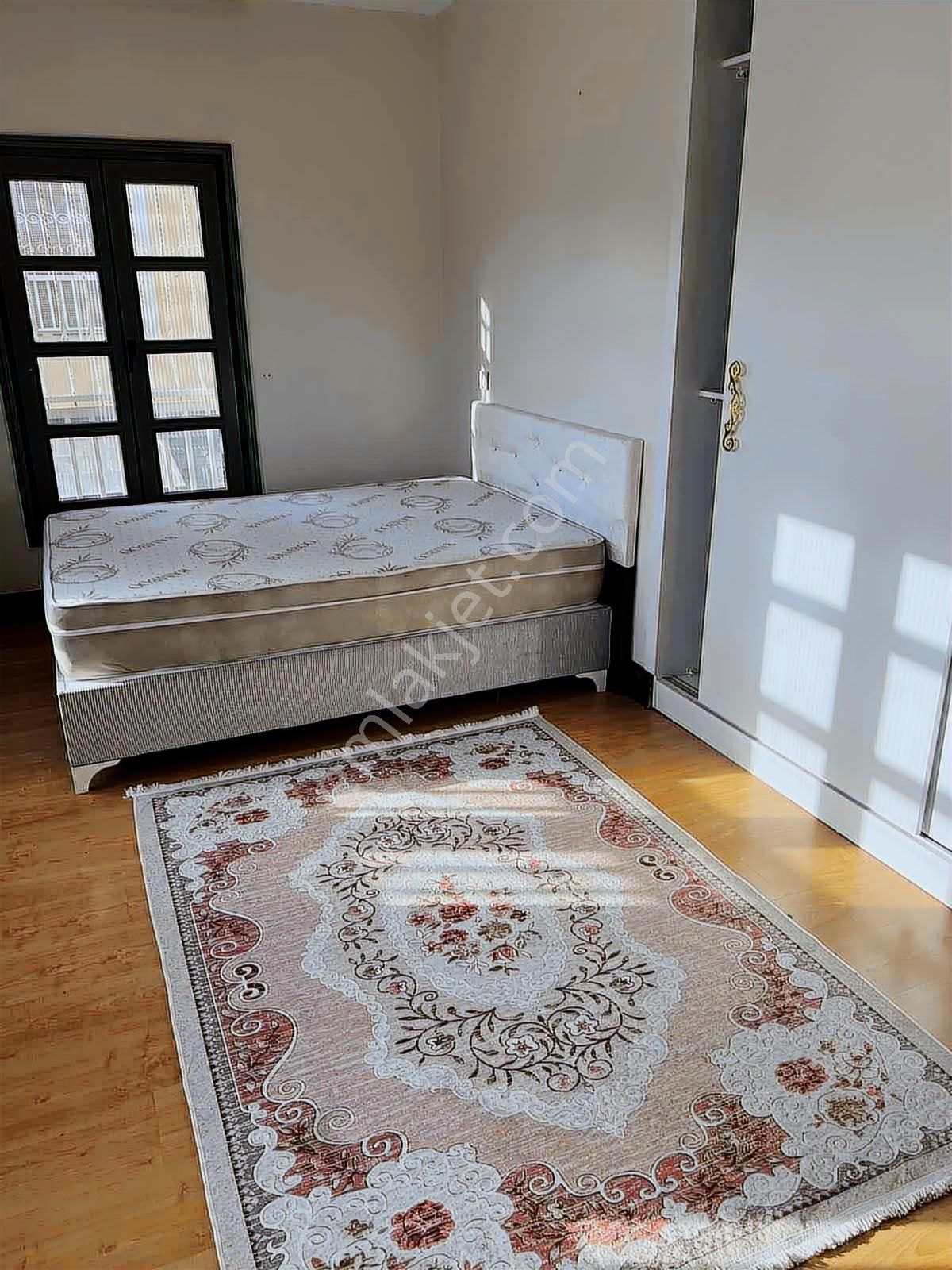 Bahçeşehir Gölet Manzaralı Villa Bahçeli Müstakil Yaşam Fırsatı - Görsel 8