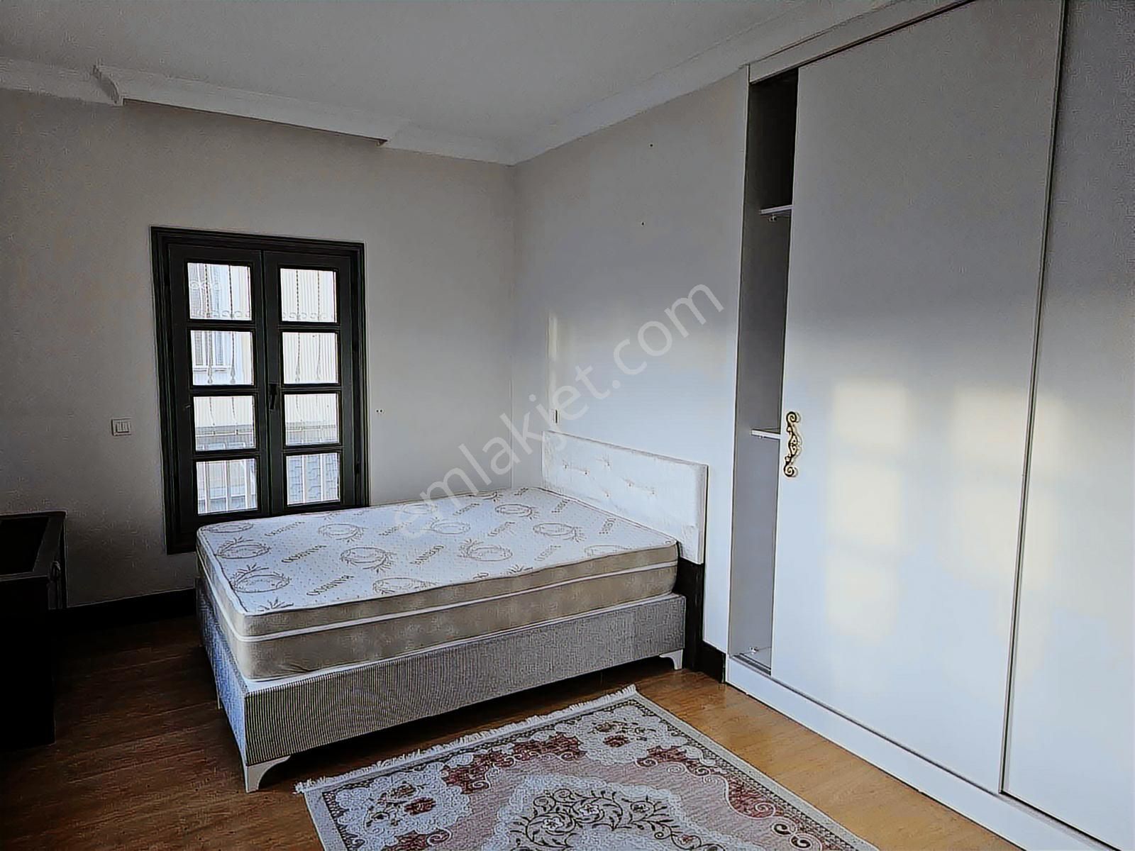 Bahçeşehir Gölet Manzaralı Villa Bahçeli Müstakil Yaşam Fırsatı - Görsel 9