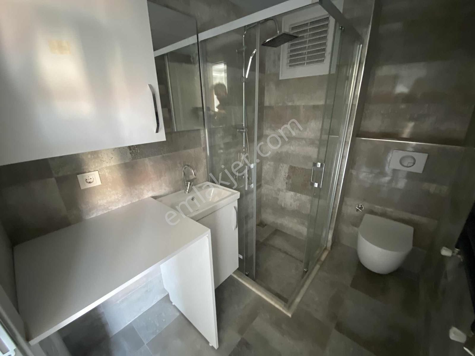 Namlı'dan Teraslı Havuzlu Site İçerisinde Arakat Doğalgazlı 1+1 - Görsel 7