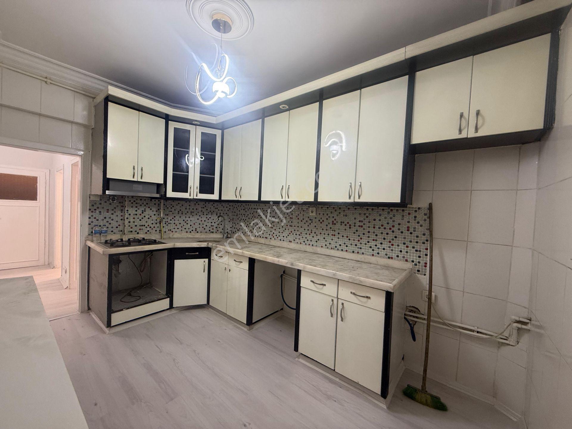 Sanat Sokağının En Güzel Konumunda 3+1 Acill Satılık - Görsel 11