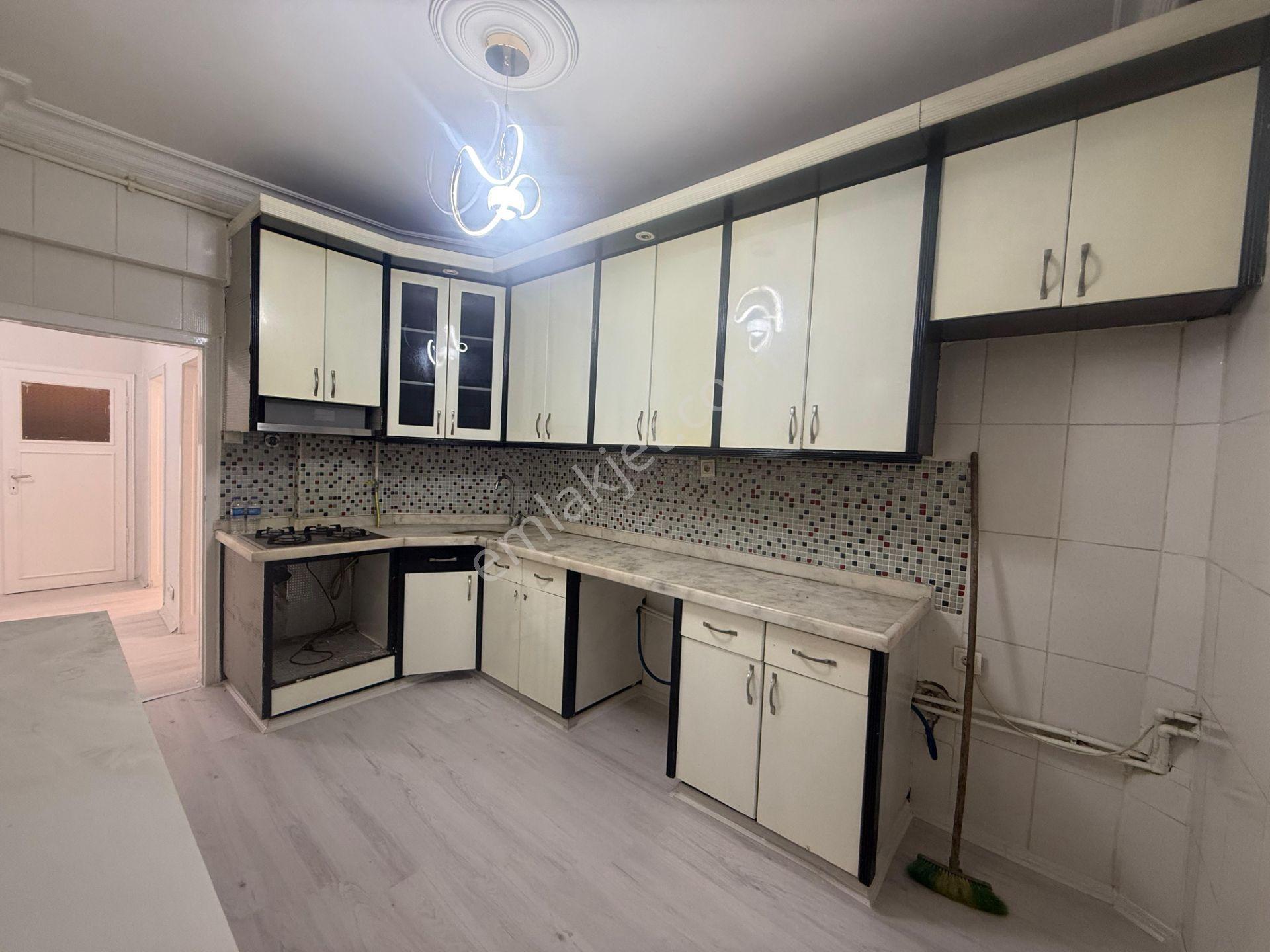 Sanat Sokağının En Güzel Konumunda 3+1 Acill Satılık - Görsel 10