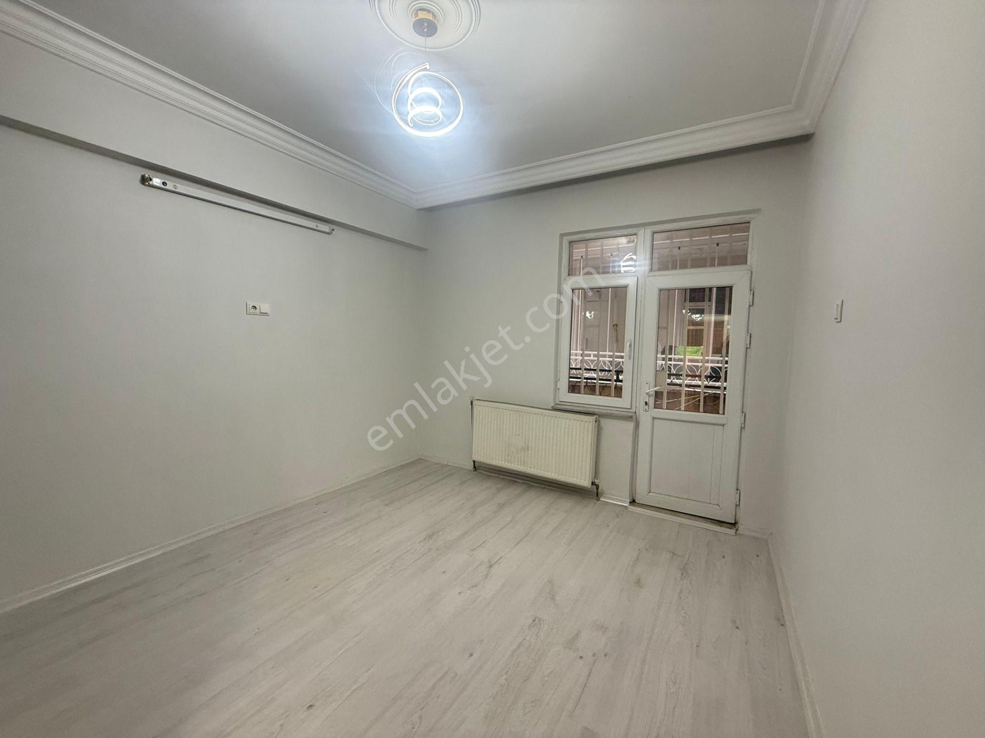 Sanat Sokağının En Güzel Konumunda 3+1 Acill Satılık - Görsel 24