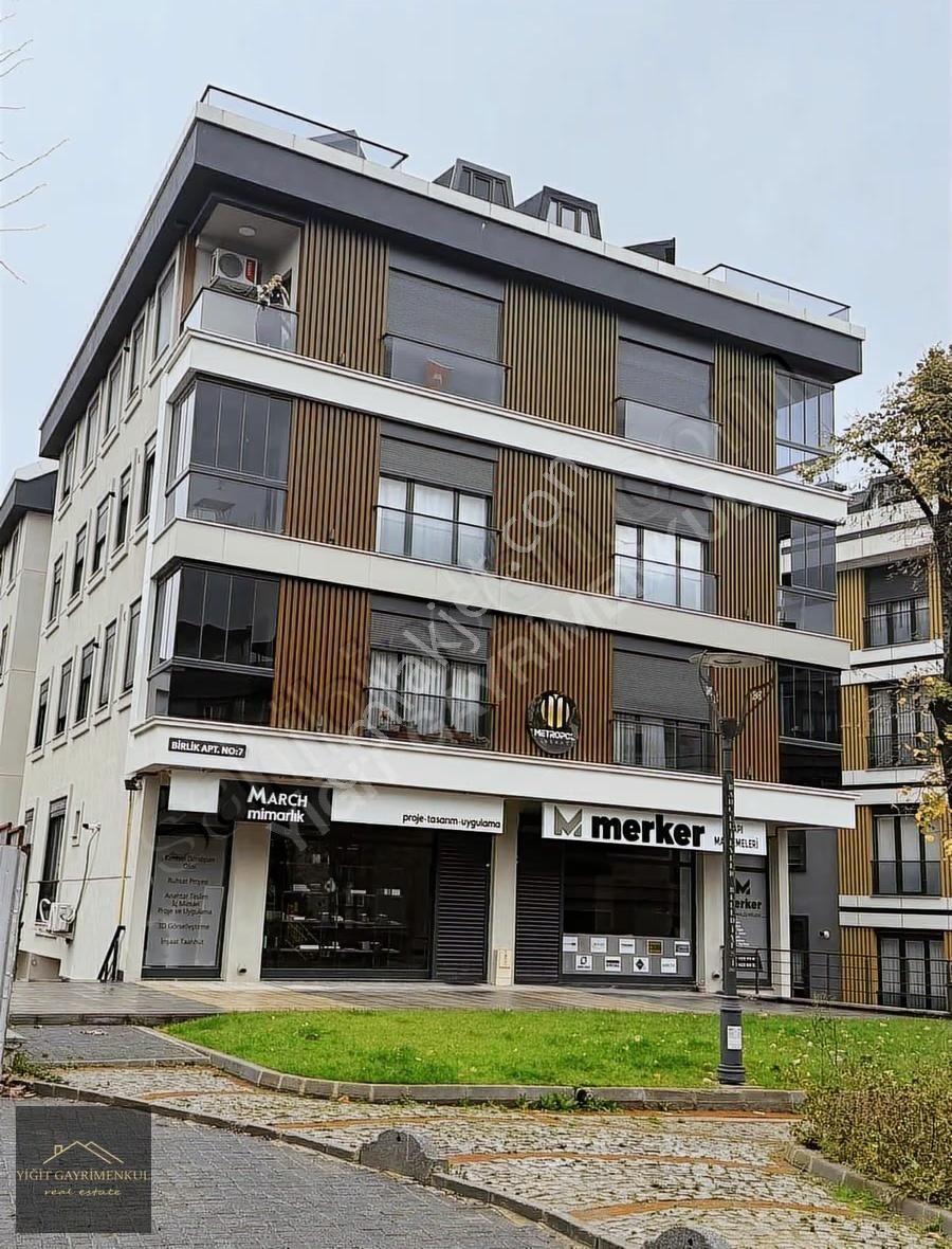 Bahçelievler Merkezi Konumda 5+2 Lüks Ferah Dubleks Daire