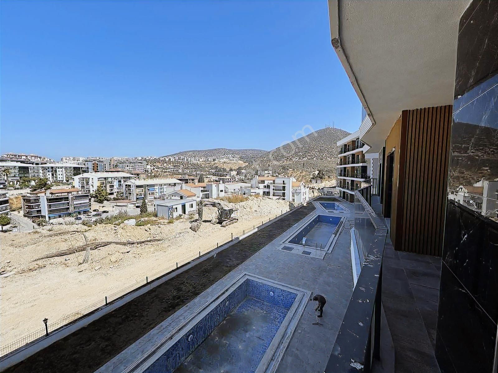 Kuşadası Merkezde Satılık 1+1 Rezidans Daireler - Görsel 3