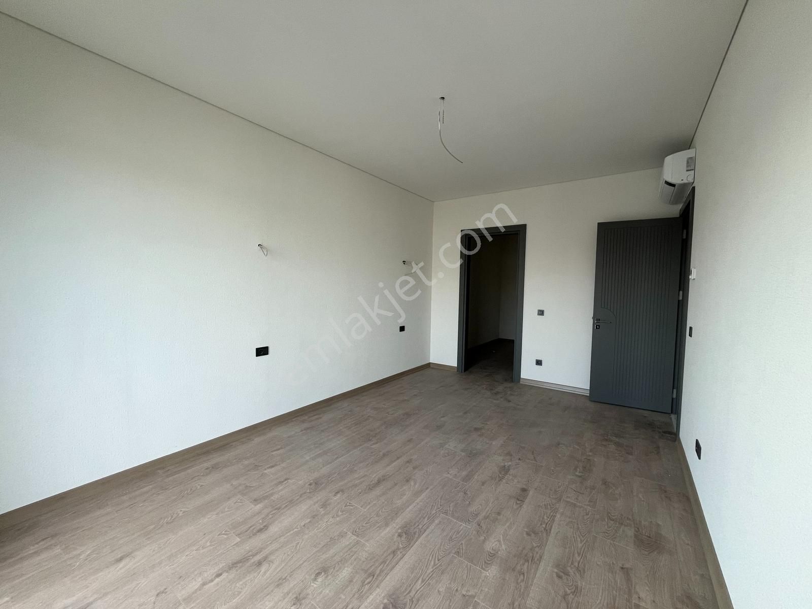 Bahçeşehir Alya Bahçe'de 5+1 Dubleks Fırsat Villa - Görsel 11