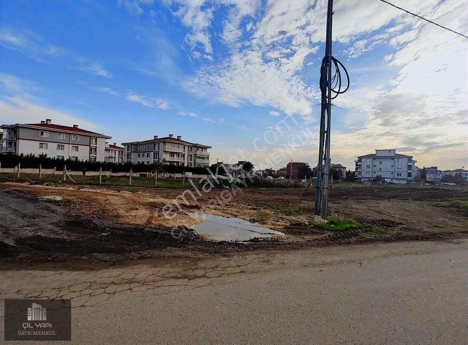 ## 16 Adet 2+1 Yapılabilir Arsa ##