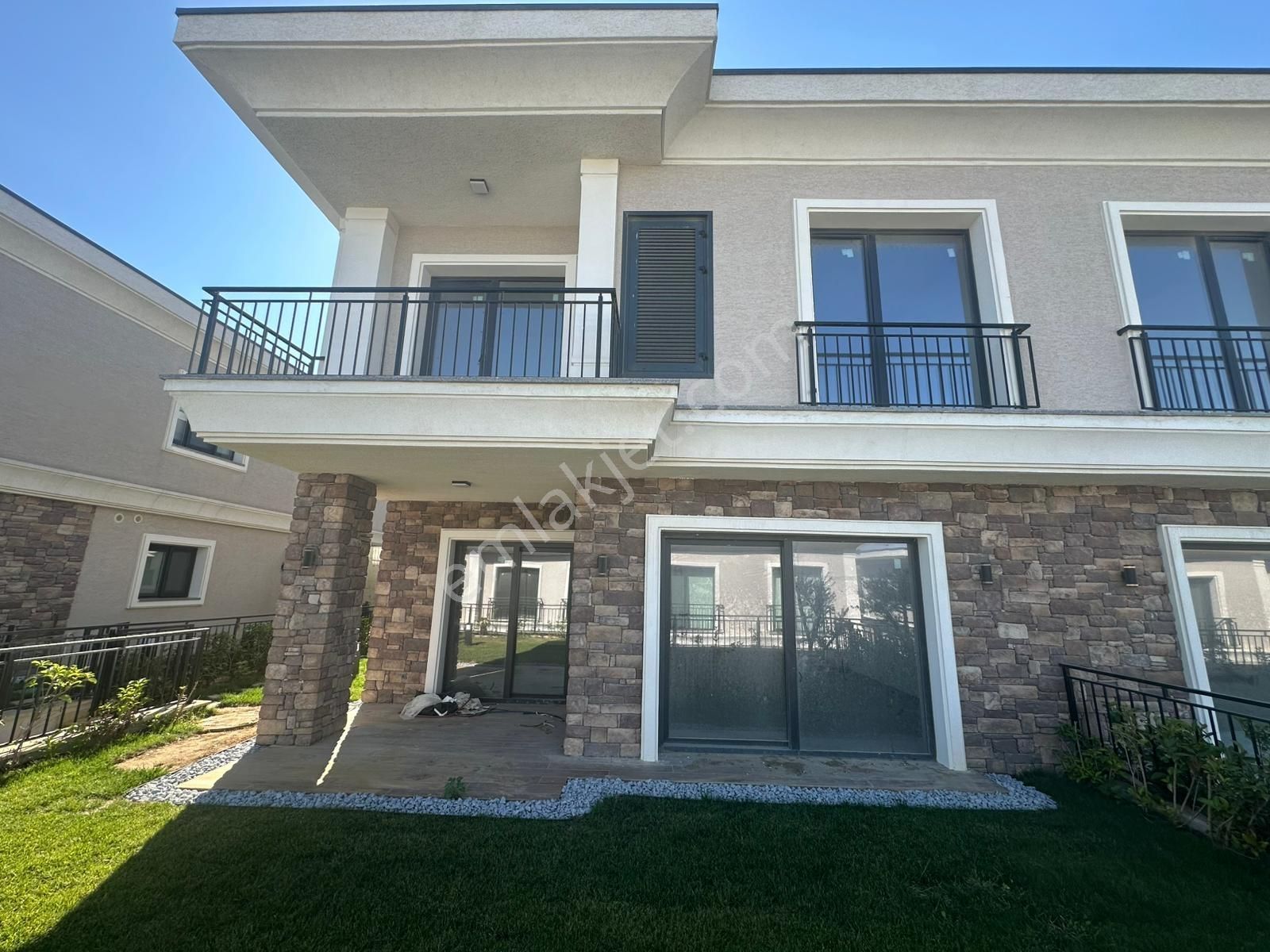 Bahçeşehir Alya Bahçe 6+1 Gölete Yakın Satılık Köşe Konum Villa - Görsel 16