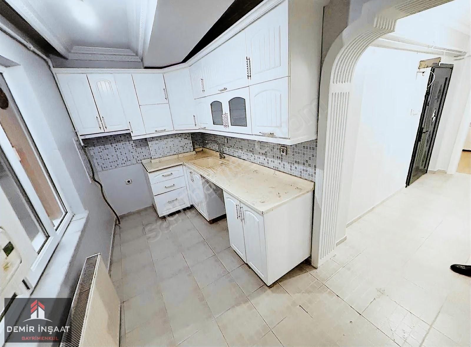 50. Yıl Mahallesı'nde Kıralık 2 + 1 90 Metre² Yüksek Gırış - Görsel 3