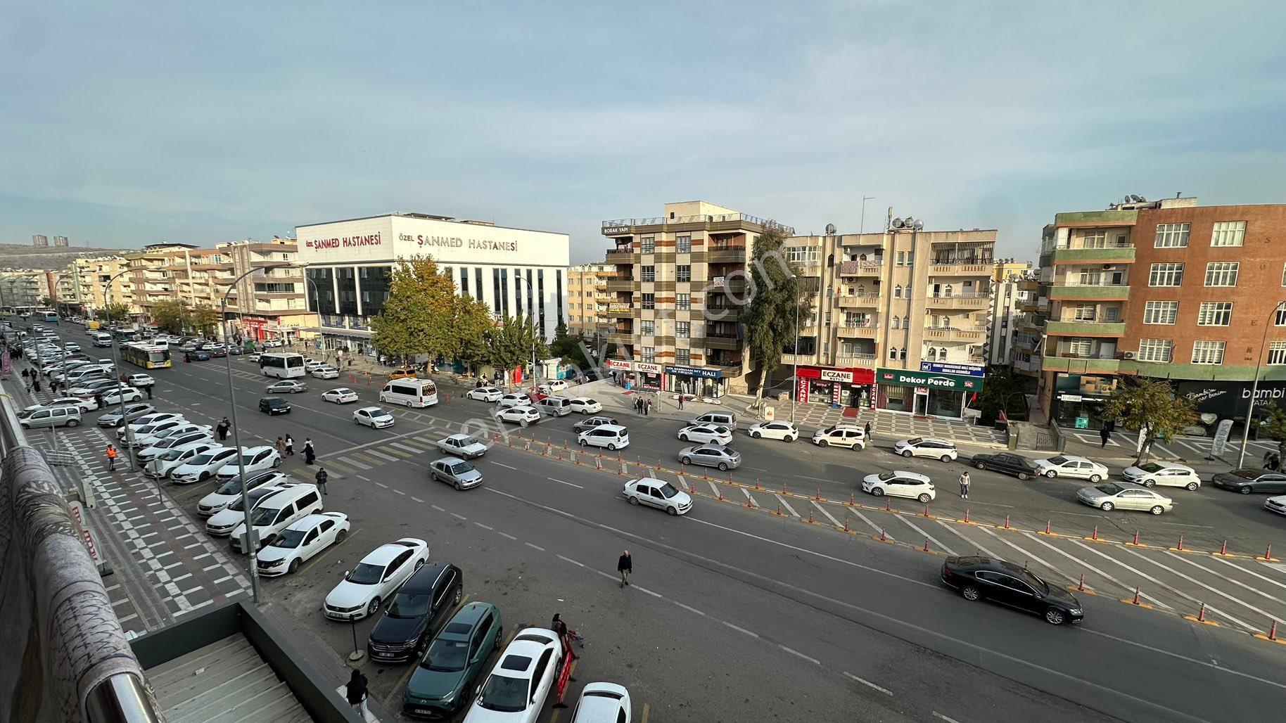 Deniz Gayrimenkul’den Şanmed Hastane Karşısında Ana Cadde Üzeri Satılık 3+1 Ara Kat+asansörlü Daire - Görsel 21