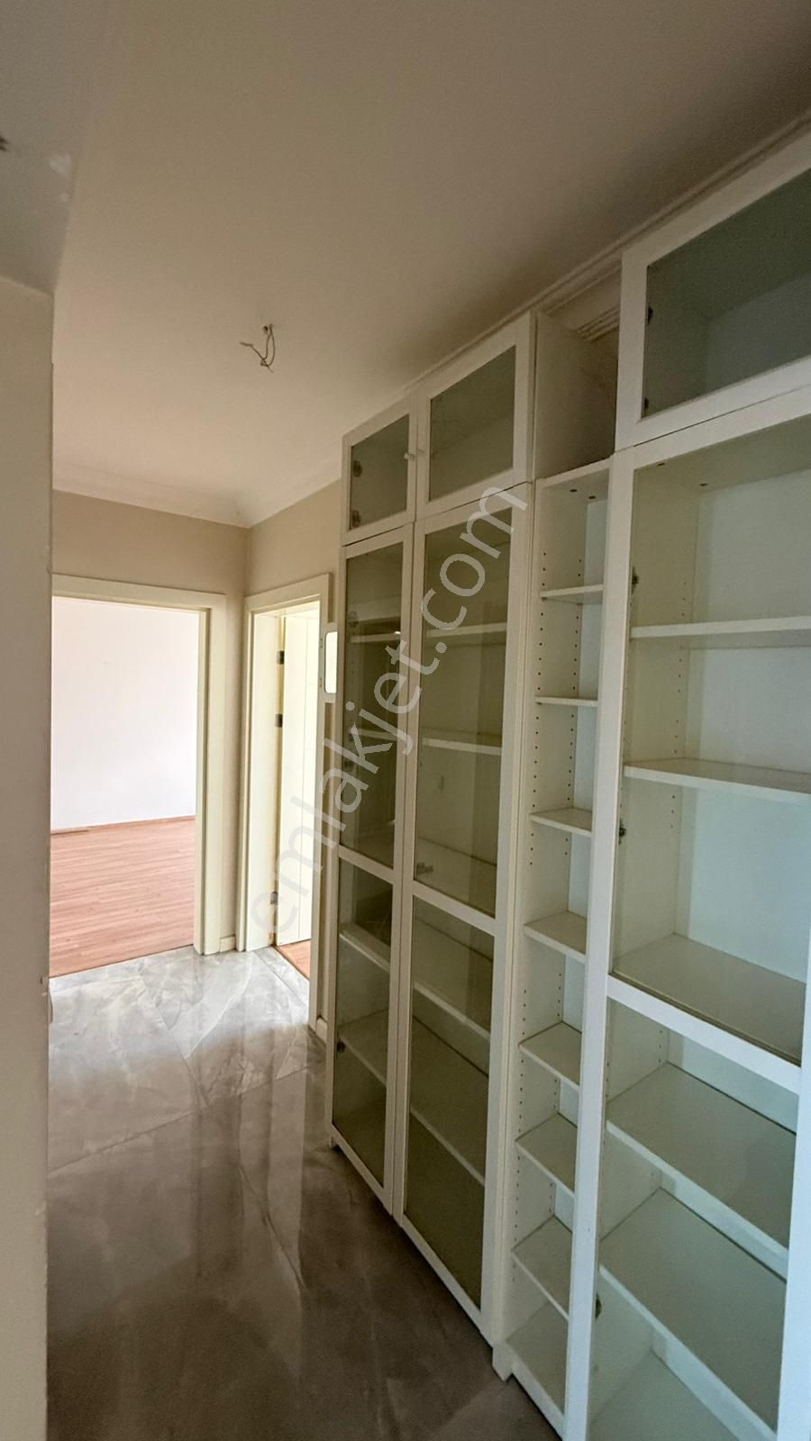 Körfez Utku Sitesinde Modern Donatılı Ve Cam Balkonlu Geniş 3+1! - Görsel 14