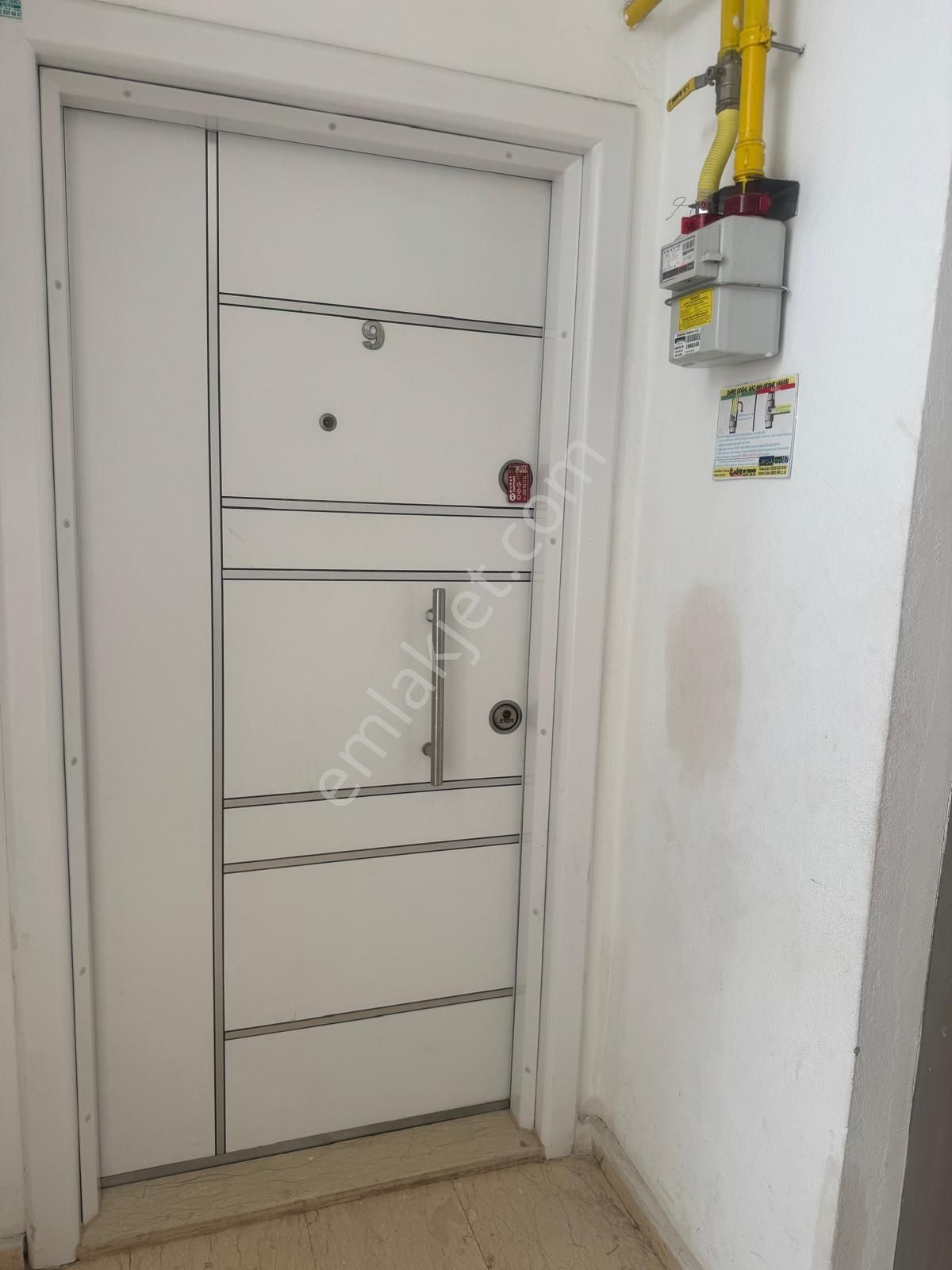 Remax Toros'tan Soli Civarı Doğalgazlı Havuzlu Satılık 3+1 - Görsel 24