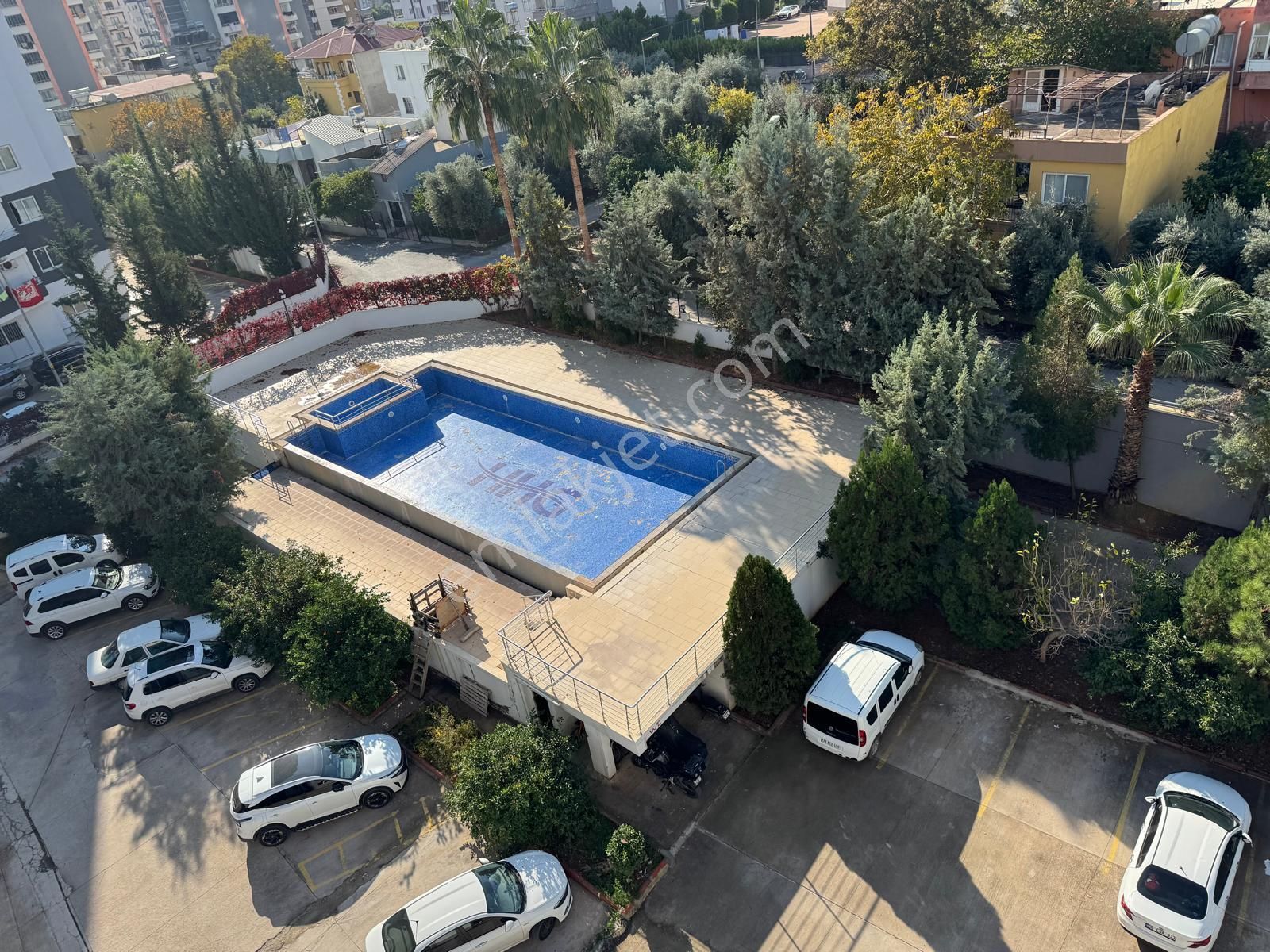 Remax Toros'tan Soli Civarı Doğalgazlı Havuzlu Satılık 3+1 - Görsel 28