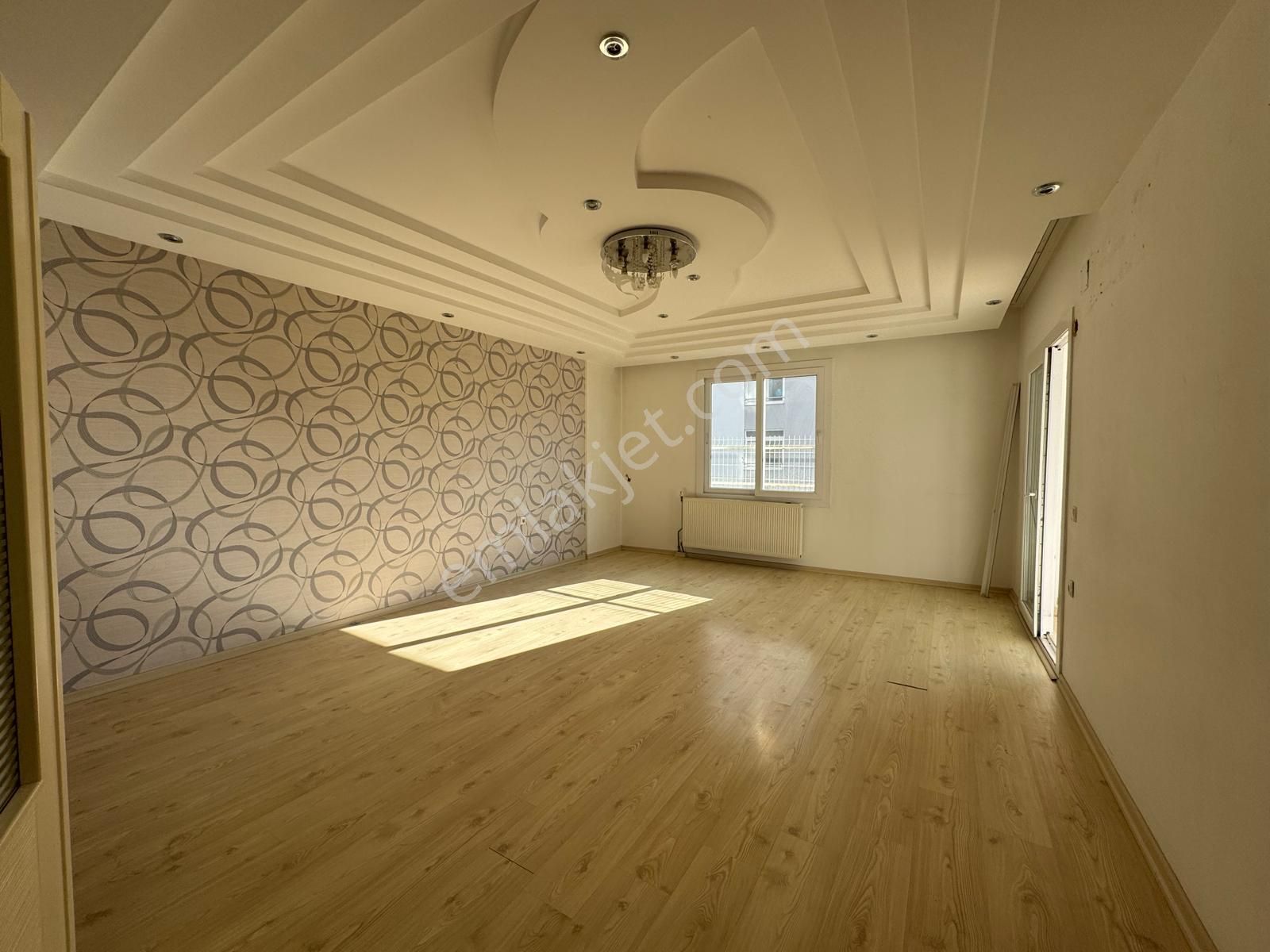 Remax Toros'tan Soli Civarı Doğalgazlı Havuzlu Satılık 3+1 - Görsel 4