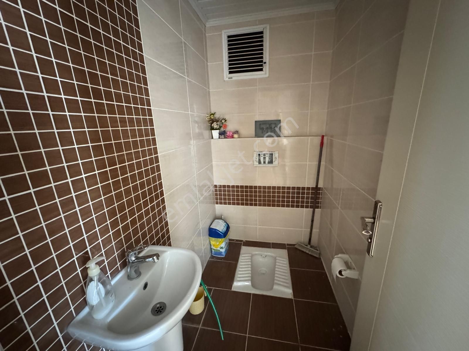 Remax Toros'tan Soli Civarı Doğalgazlı Havuzlu Satılık 3+1 - Görsel 17