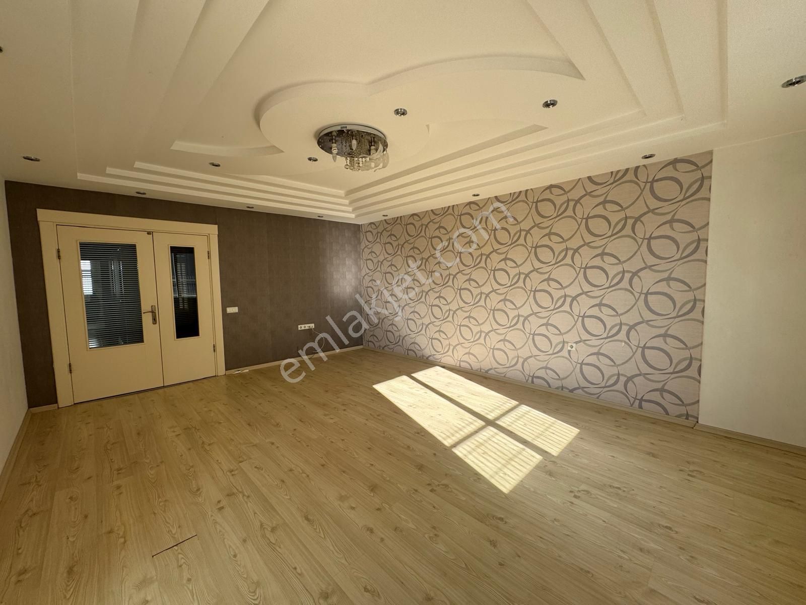 Remax Toros'tan Soli Civarı Doğalgazlı Havuzlu Satılık 3+1 - Görsel 3