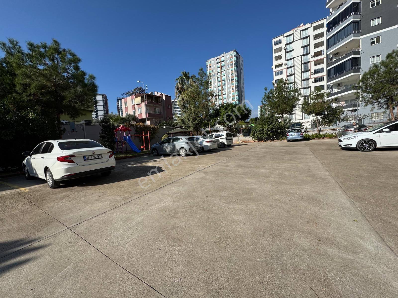 Remax Toros'tan Soli Civarı Doğalgazlı Havuzlu Satılık 3+1 - Görsel 32