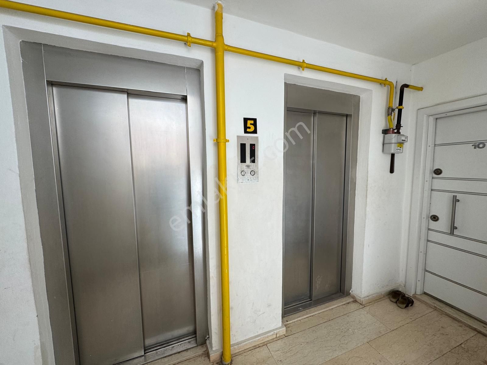 Remax Toros'tan Soli Civarı Doğalgazlı Havuzlu Satılık 3+1 - Görsel 25