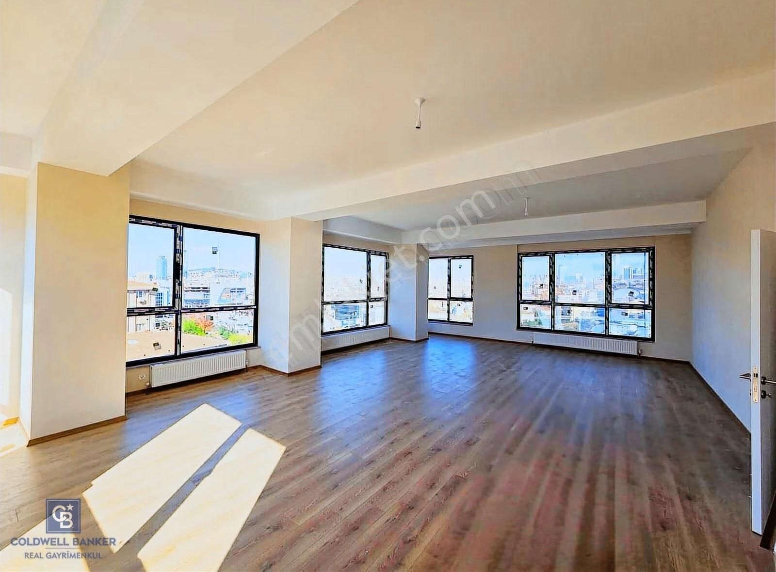 Sahrayıcedit E5'te Sıfır Binada Satılık Ofis Katı 185m² Brüt - Görsel 23