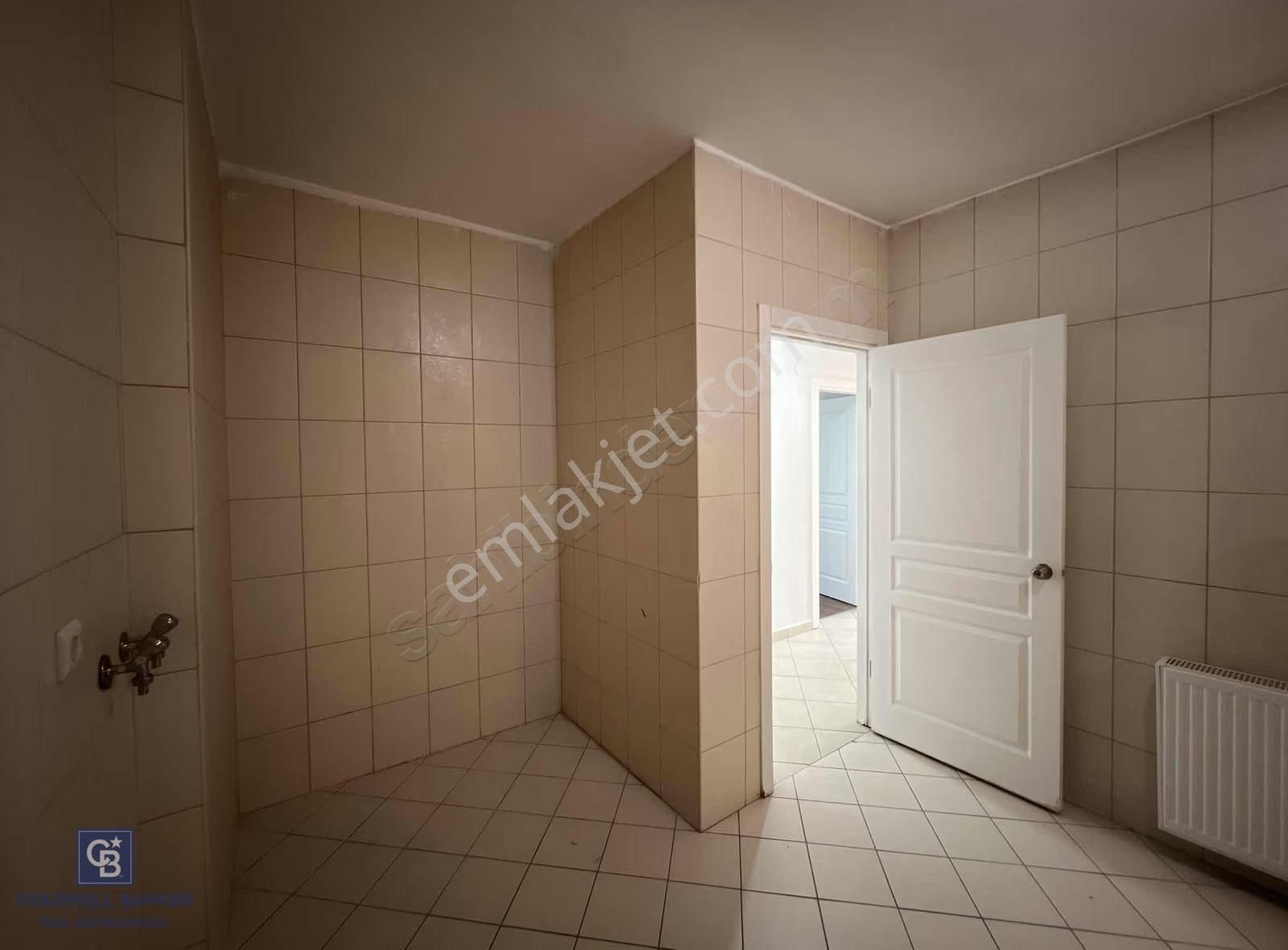 Libadiye Caddesi Üzeri Merkezi Konumda Geniş 3+1 Kiralık Ofis - Görsel 17