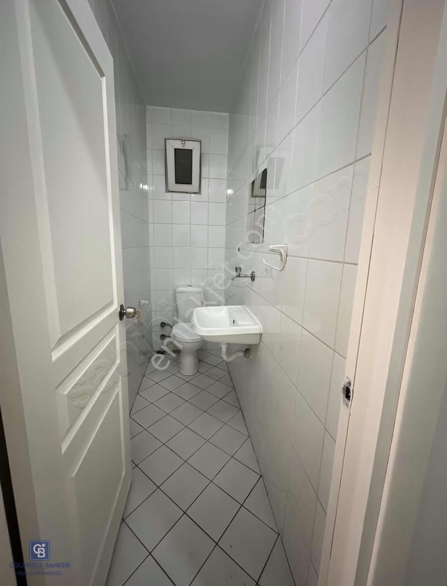 Libadiye Caddesi Üzeri Merkezi Konumda Geniş 3+1 Kiralık Ofis - Görsel 8