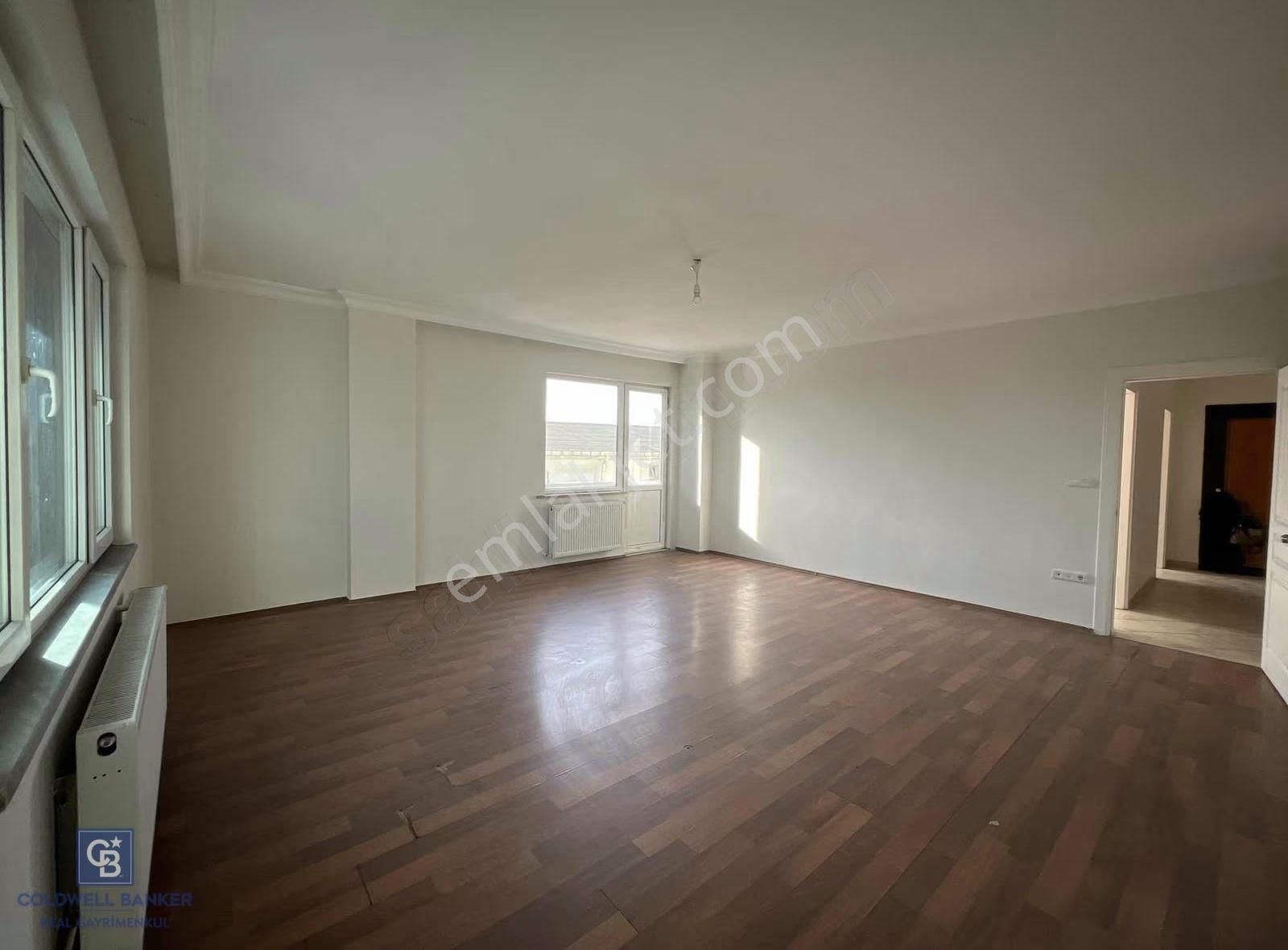 Libadiye Caddesi Üzeri Merkezi Konumda Geniş 3+1 Kiralık Ofis - Görsel 3