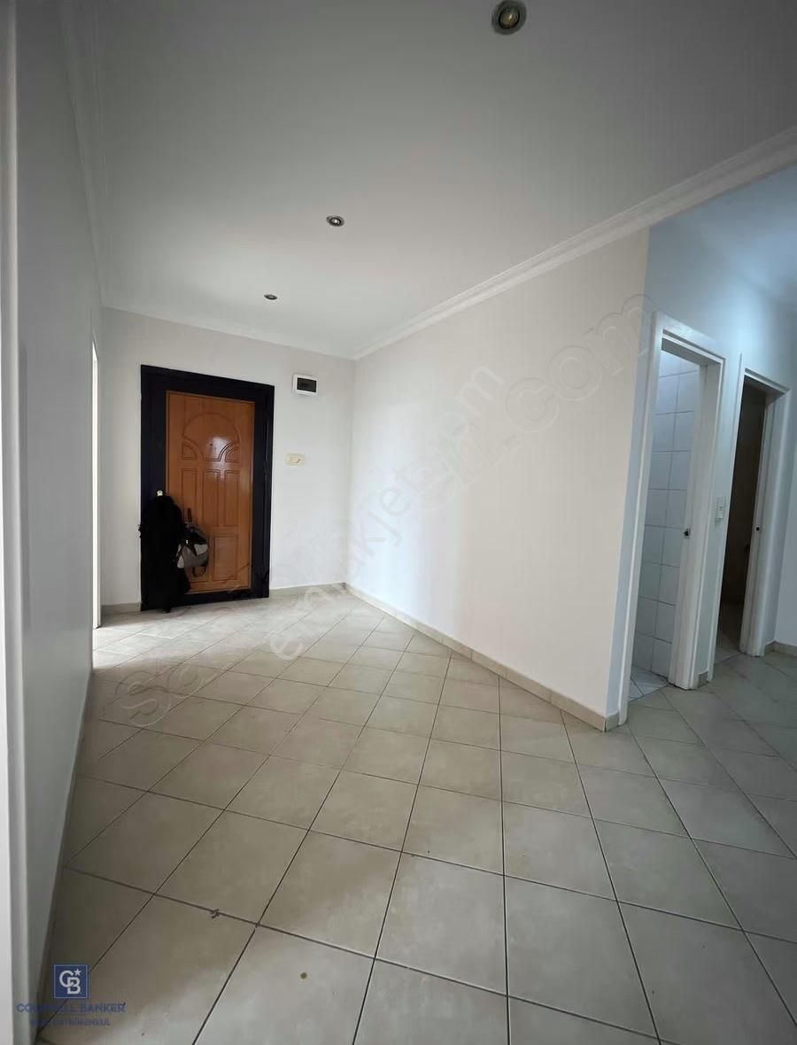 Libadiye Caddesi Üzeri Merkezi Konumda Geniş 3+1 Kiralık Ofis - Görsel 2