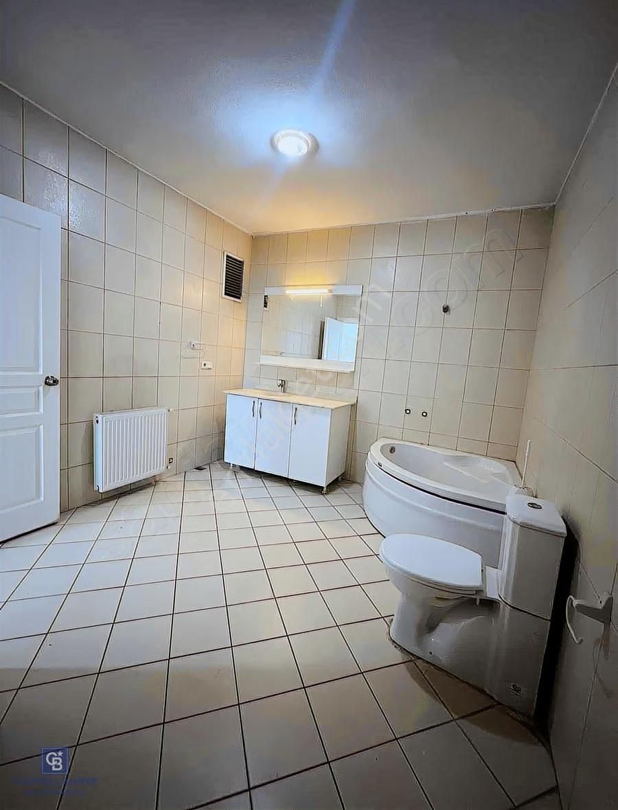 Libadiye Caddesi Üzeri Merkezi Konumda Geniş 3+1 Kiralık Ofis - Görsel 20