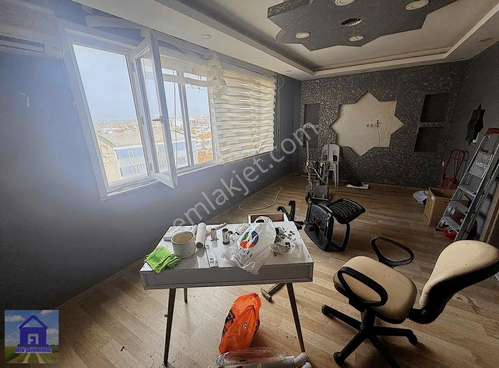 Şirinevler Meydanda 7. Kat Asansörlü Kiralık 1+1 Ofis - Görsel 11