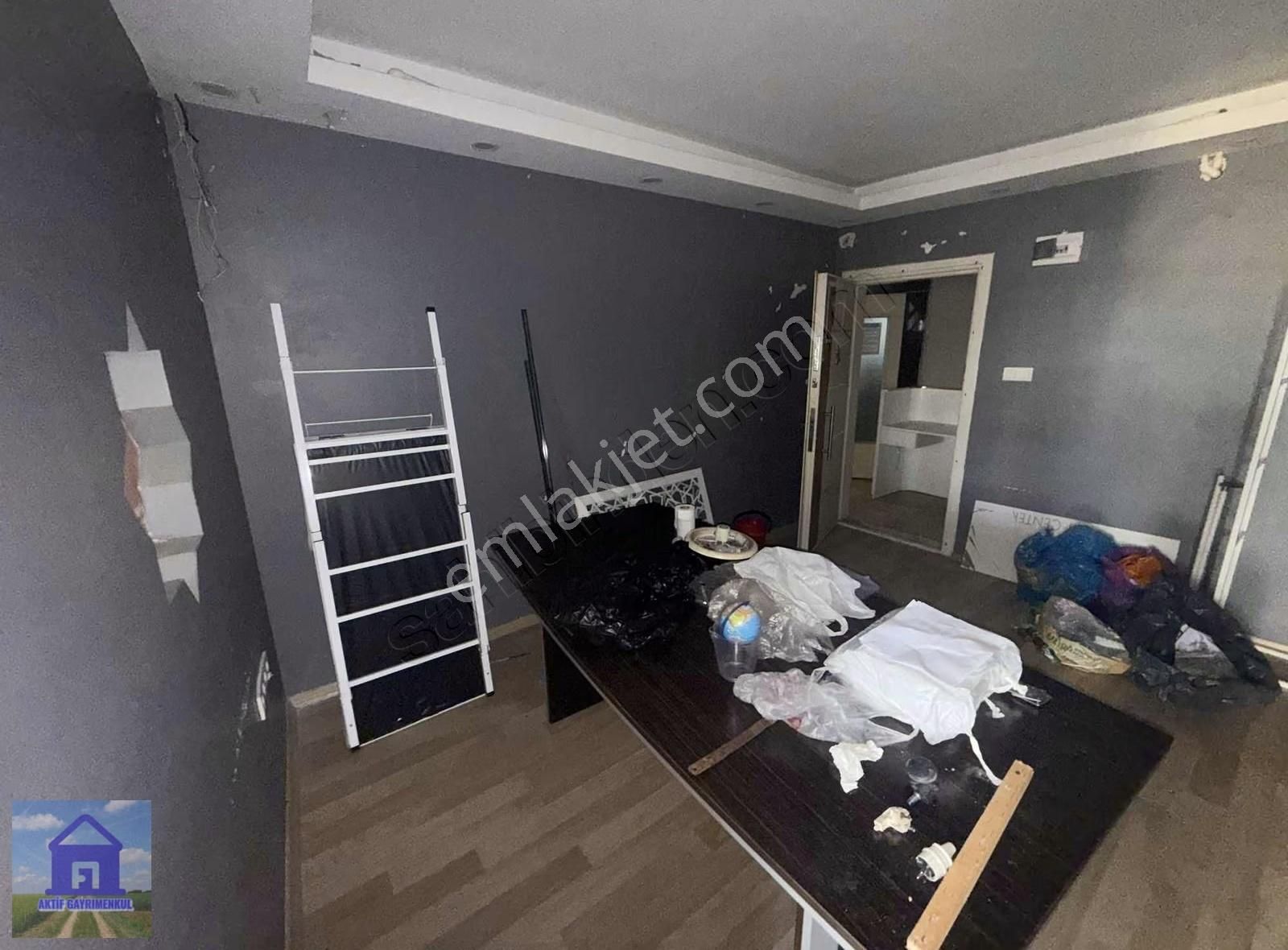 Şirinevler Meydanda 7. Kat Asansörlü Kiralık 1+1 Ofis - Görsel 6