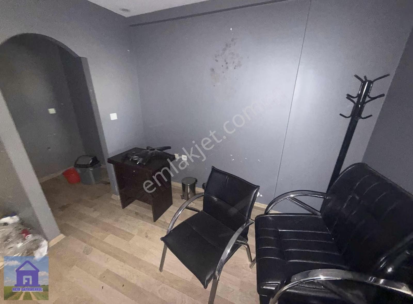 Şirinevler Meydanda 7. Kat Asansörlü Kiralık 1+1 Ofis - Görsel 8