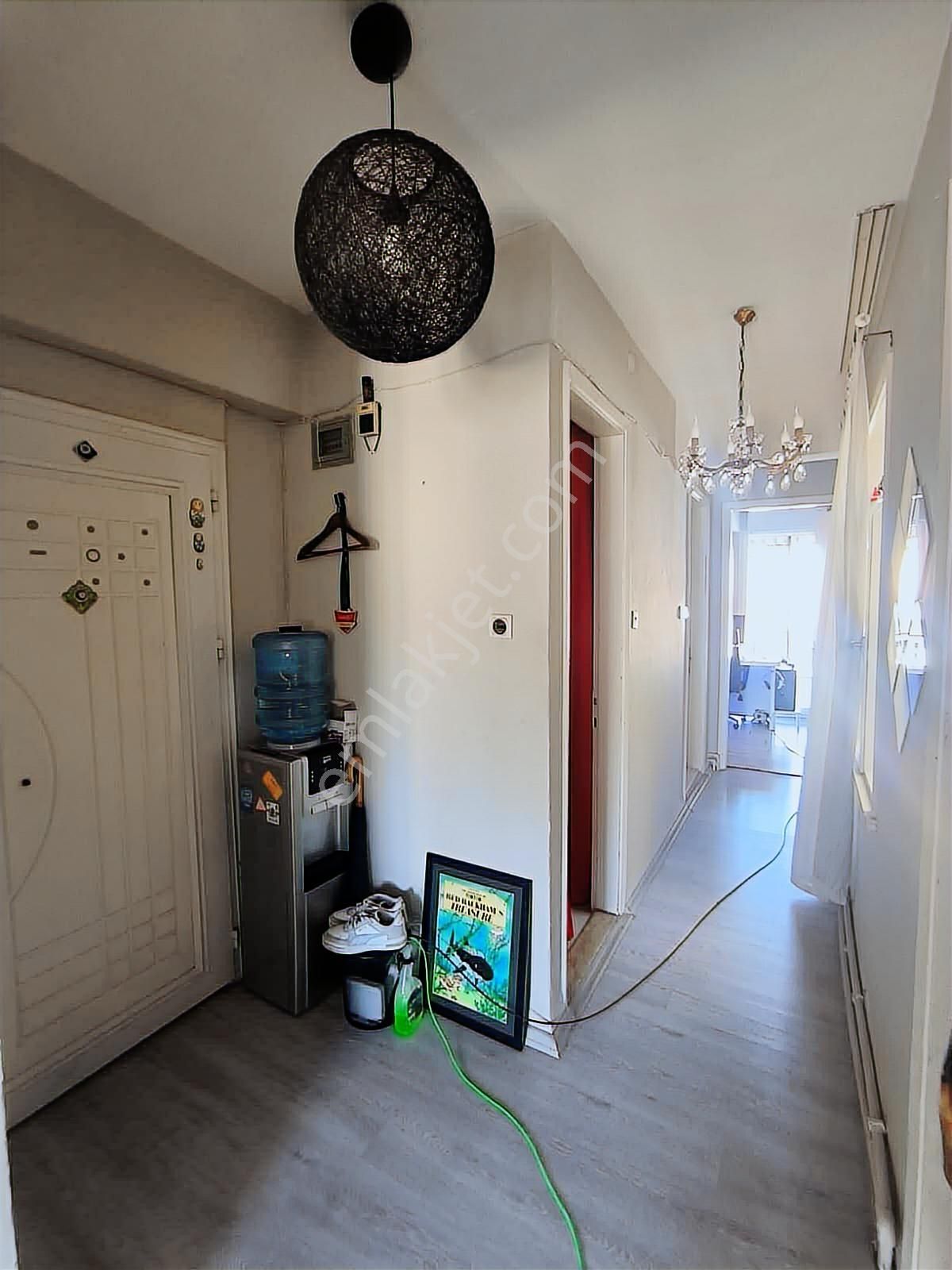 Güzelyalıda 2+1 Sahile, Metroya Ve Tramvaya Yakın Ferah Daire - Görsel 2