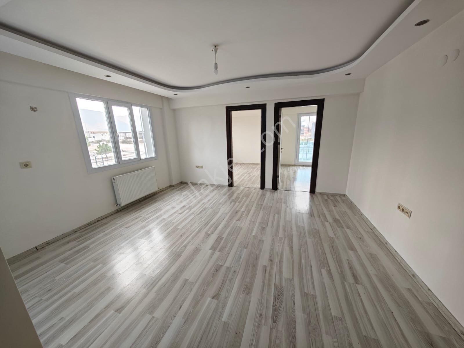🏡muradiye Mahallesi Karali Bölgesi 🏡 Site İçi ✅2+1 80 M2 3 Katlının 2 Katı - Görsel 3