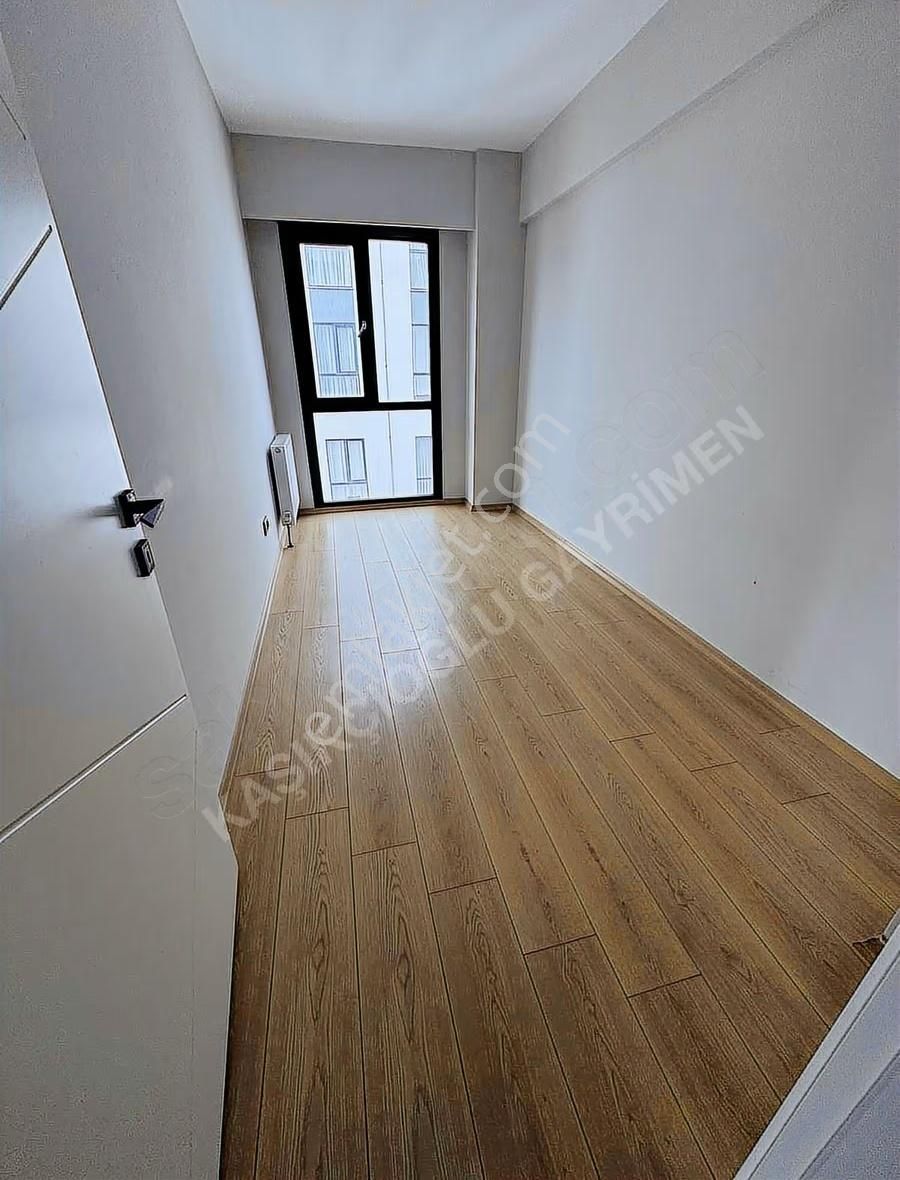 Ozan Yengin 'den Kiralık Daire - Görsel 3