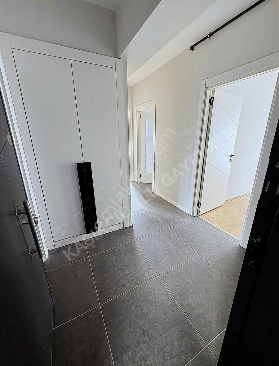 Ozan Yengin 'den Kiralık Daire - Görsel 22