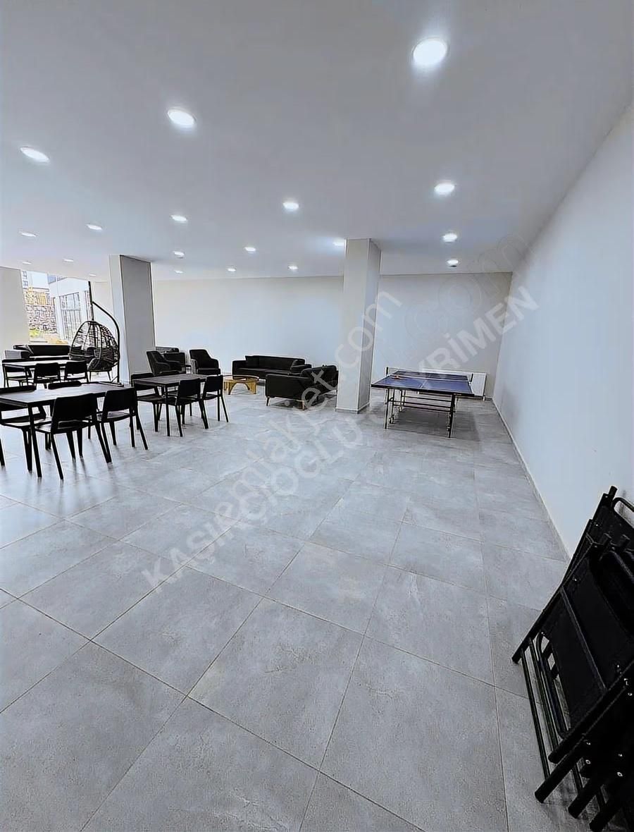 Ozan Yengin 'den Kiralık Daire - Görsel 24