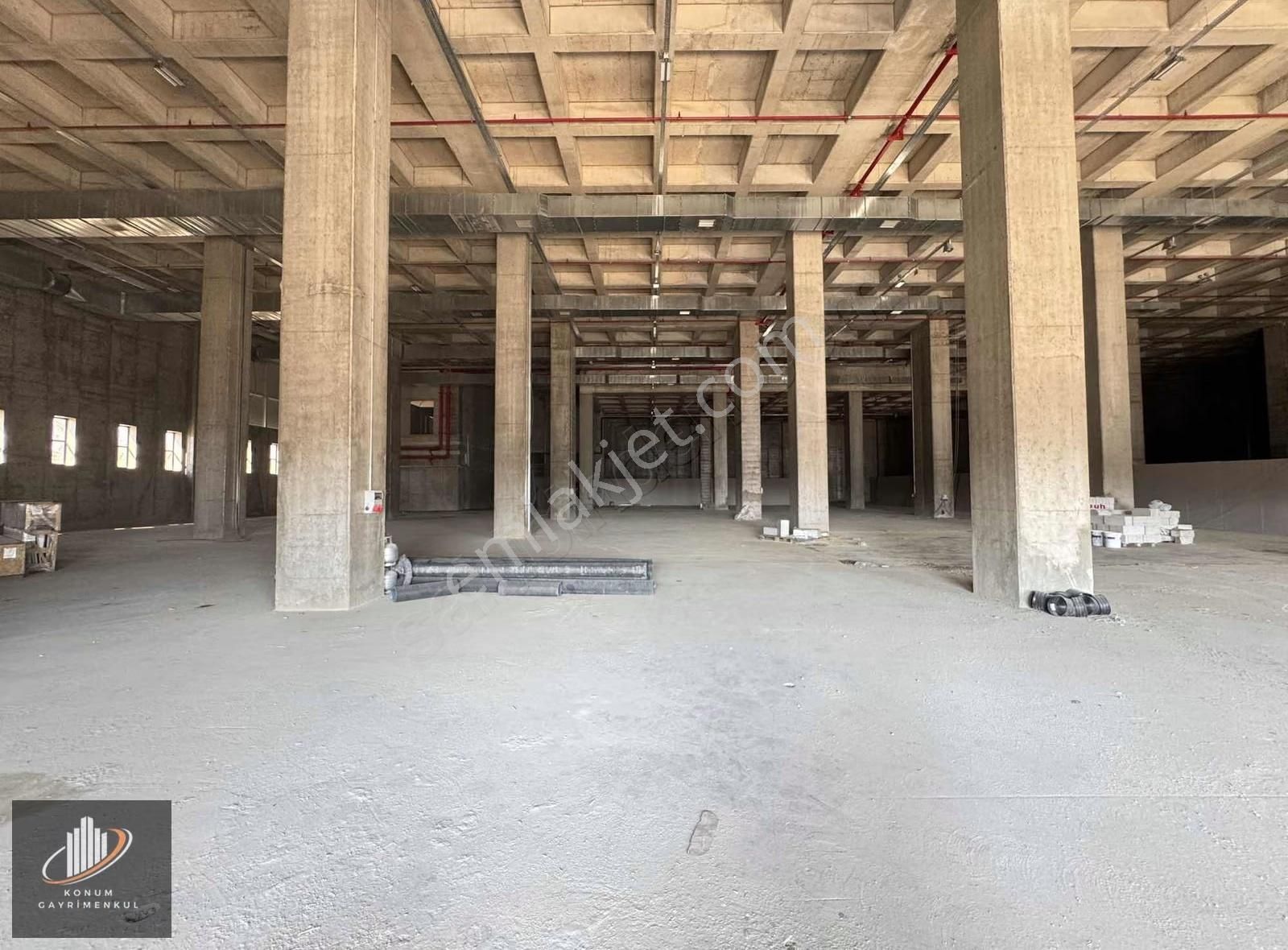 Şekerpınar'da 4.750 M2 Hazır Tek Kat Kiralık Depo (rampalı)