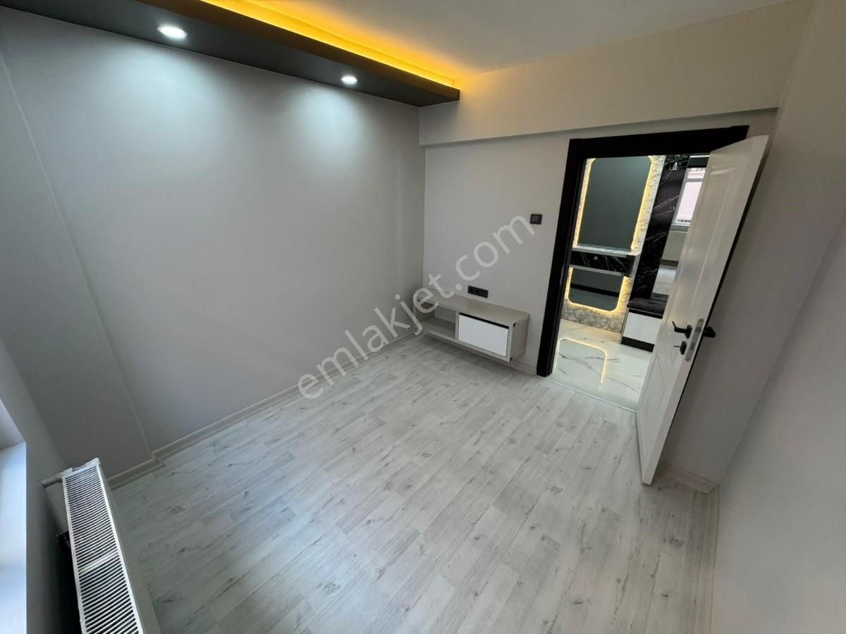 Mareşal Çakmak Mah. 3+1 Ara Katta Ön Cephe Ultra Lüx Yapılı !!! - Görsel 16