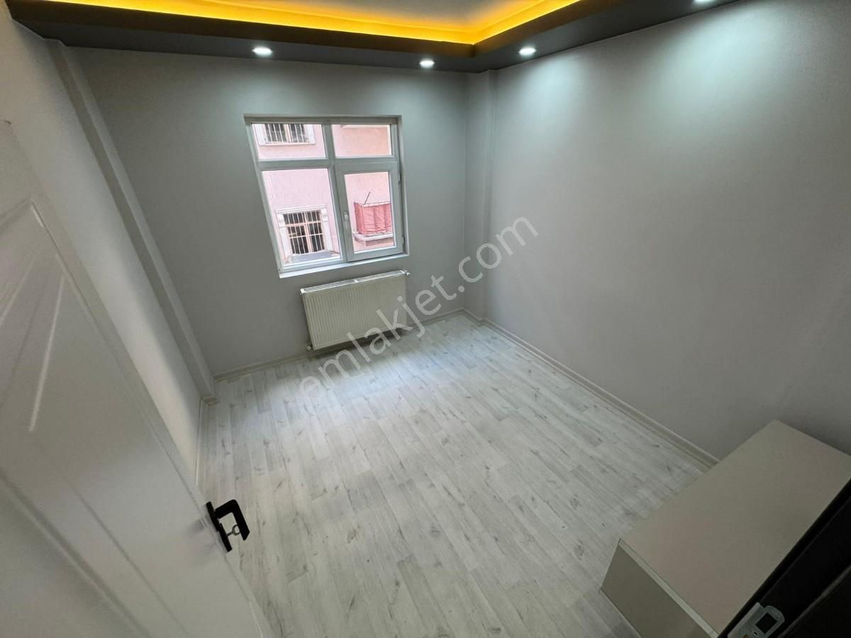 Mareşal Çakmak Mah. 3+1 Ara Katta Ön Cephe Ultra Lüx Yapılı !!! - Görsel 17