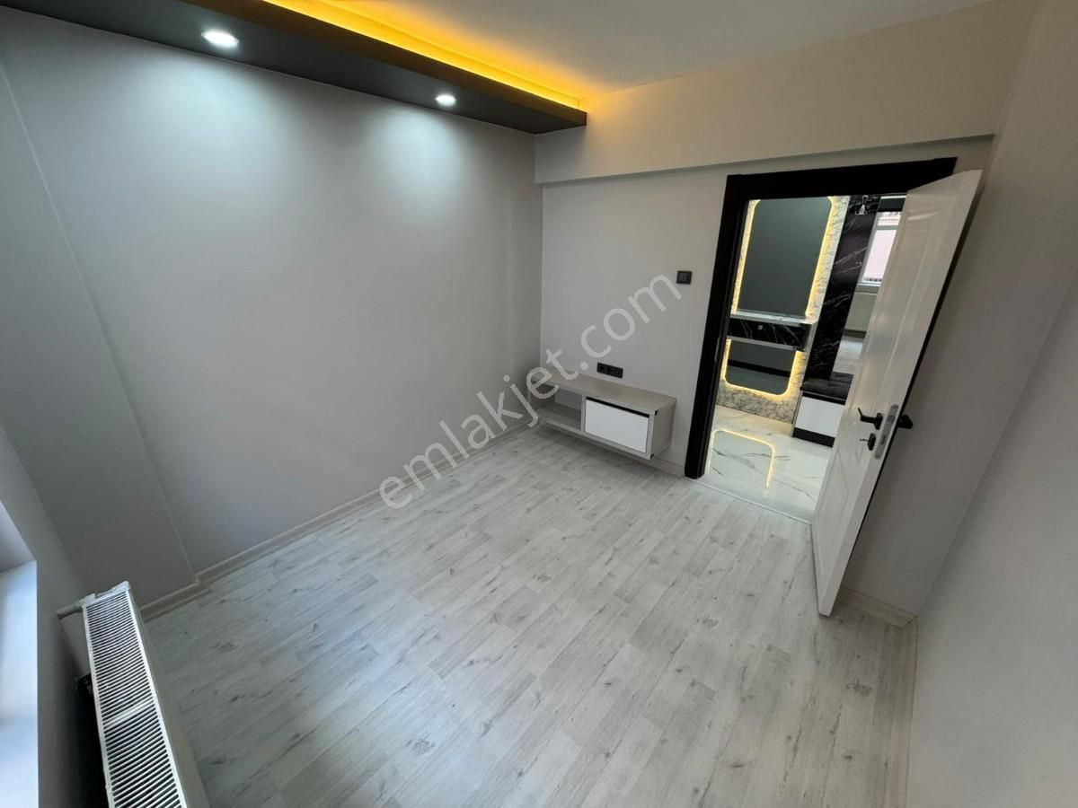 Mareşal Çakmak Mah. 3+1 Ara Katta Ön Cephe Ultra Lüx Yapılı !!! - Görsel 20