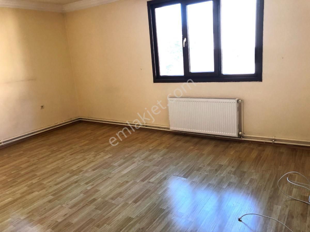 Birlik Podgorista Caddesi Üzeri 4+1 Kombili 180m2 Açık Otoparkl - Görsel 15