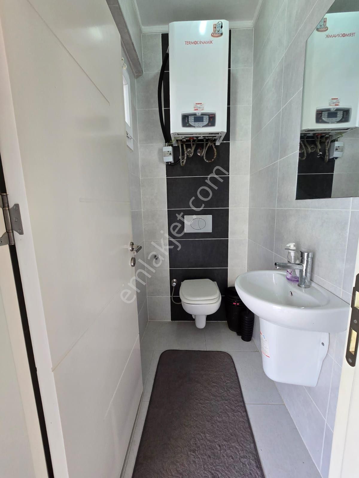 Kuşadası Merkeze Yakın Manzaralı Eşyalı Satılık 2+1 Daire - Görsel 10