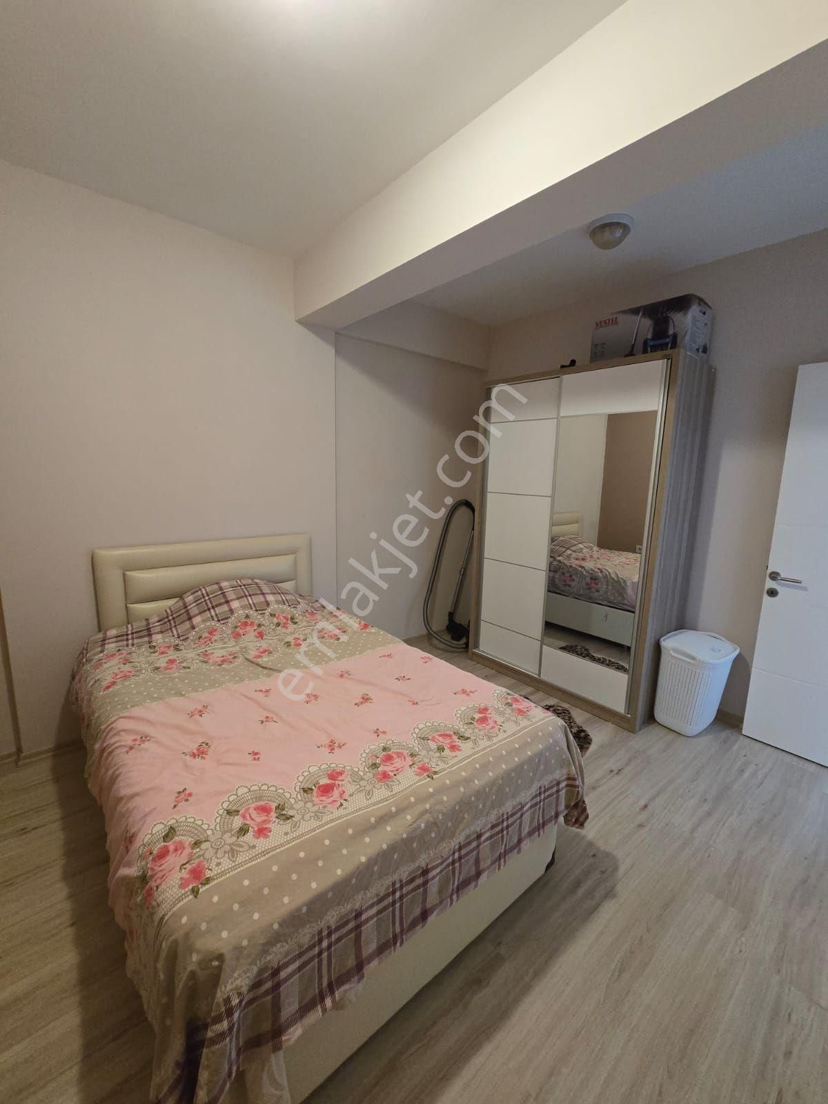 Kuşadası Merkeze Yakın Manzaralı Eşyalı Satılık 2+1 Daire - Görsel 6