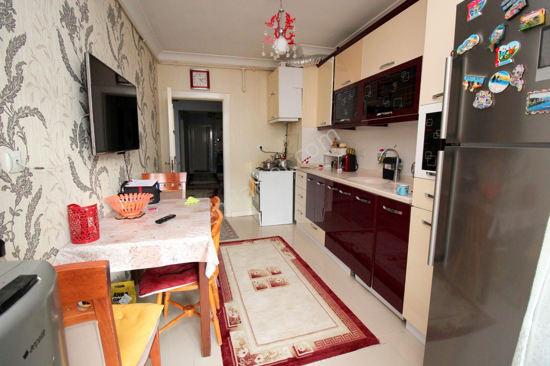 Emre Emlaktan Topçu Mahallesinde Masrafsız Geniş Krediye Uygun Satılık 3+1 Daire - Görsel 4