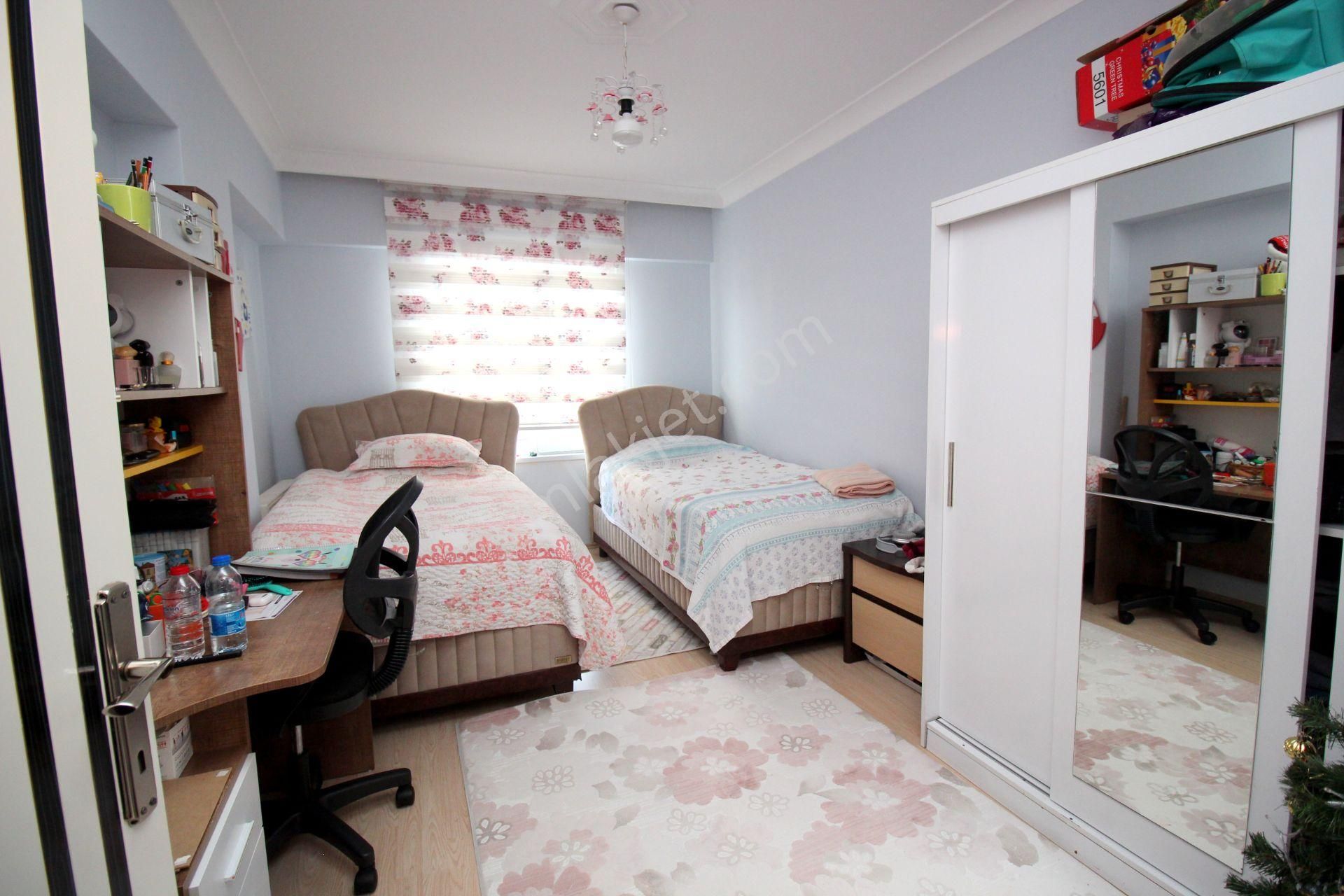 Emre Emlaktan Topçu Mahallesinde Masrafsız Geniş Krediye Uygun Satılık 3+1 Daire - Görsel 14