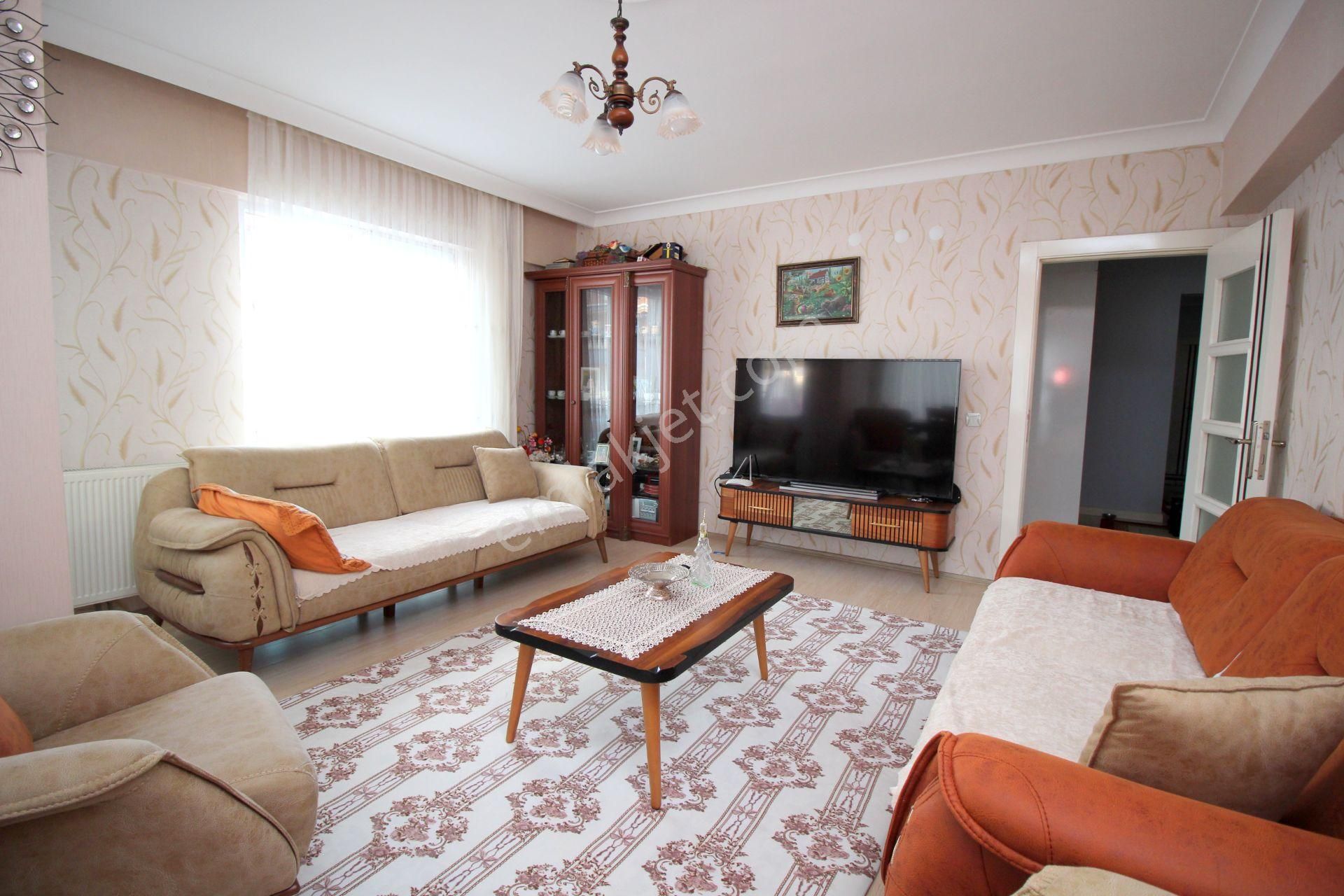 Emre Emlaktan Topçu Mahallesinde Masrafsız Geniş Krediye Uygun Satılık 3+1 Daire - Görsel 9